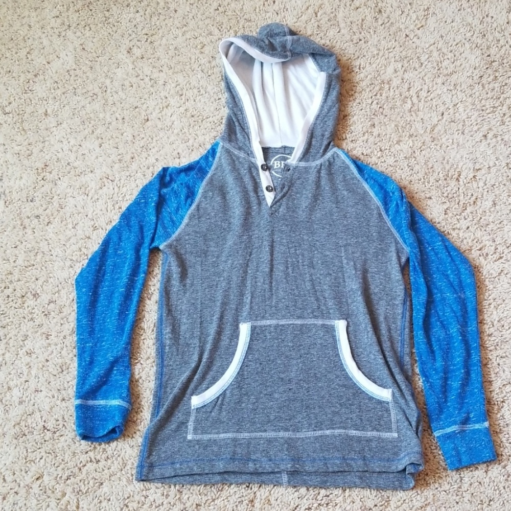 Hooded long sleeved shirt